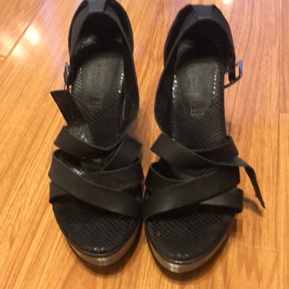 Katy Jean black wedges